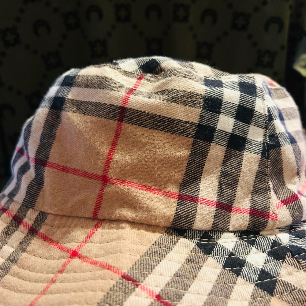 Bucket hat